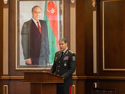 Nazirdən Bakıdakı tıxaclarla bağlı TƏLƏB