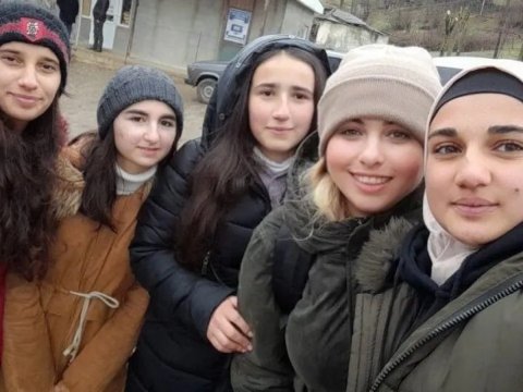 Oxumaq üçün hər gün 4-5 km piyada yol gedirlər