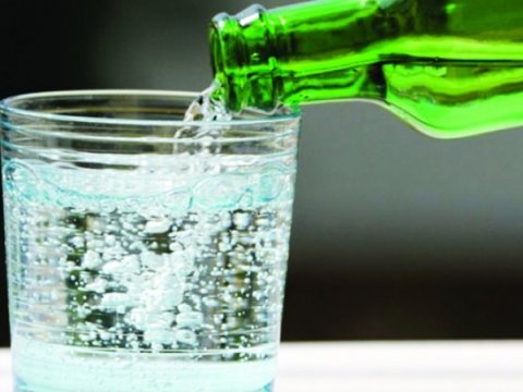 Qazlı içkilərdən ehtiyatla istifadə edin - Zərəri var