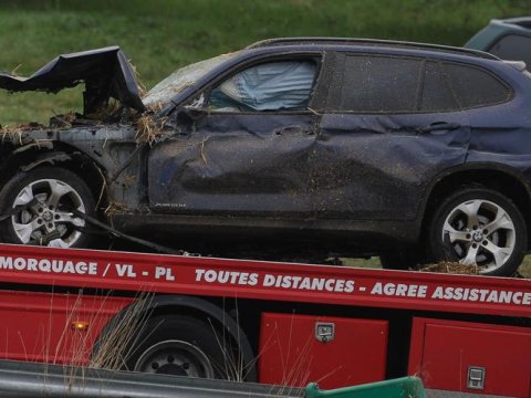 Fransadan qovulan ermənilər maşınla etirazçıları əzdilər - Ölən var