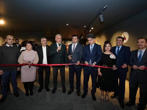 İstanbulda “Biz birlikdə güclüyük” adlı sərgi açılıb - FOTO