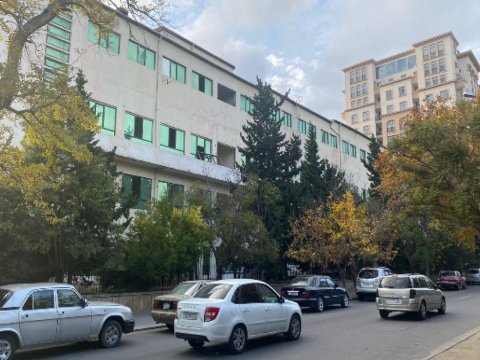 30-cu illərə aid binada tikintinin qarşısı alındı 