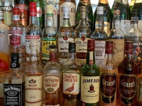Bu ölkədə ilk dəfə spirtli içki mağazası açılacaq