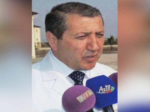 İşdən çıxarılan baş həkim məhkəmə zalında həbs edildi