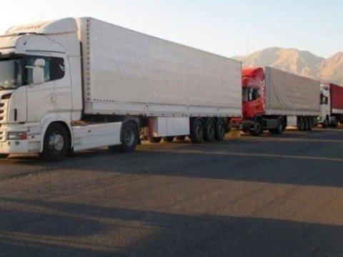 “Qırmızı Körpü” gömrük postunda rekord sayda yük maşını GÖZLƏYİR