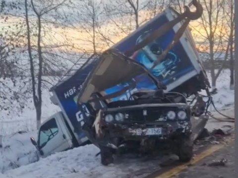 Füzulidə ağır qəza: Yük maşını VAZ-ın üzərinə çıxdı - VİDEO