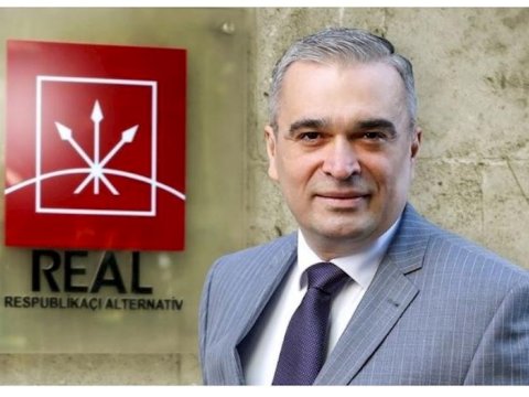 Sabiq deputat İlqar Məmmədovu istefaya ÇAĞIRDI
