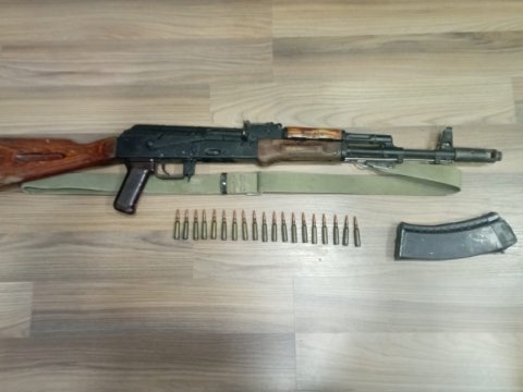 Saxlanılan şəxsdə tiryək və avtomat aşkarlandı