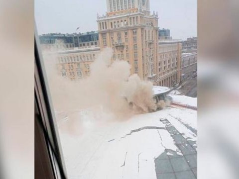 Moskva teatrında yanğın - Tamaşaçılar təxliyə edildi