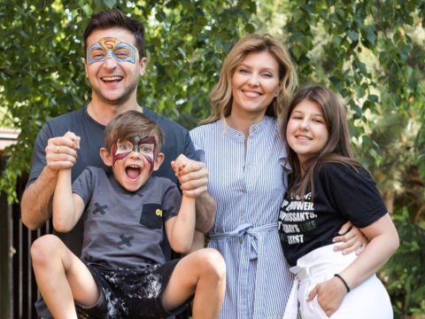 Zelenski və ailəsinin gəlirləri açıqlandı 