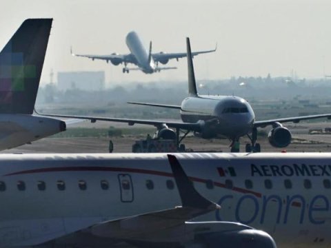 Sərnişin təyyarənin qanadlarına çıxdığı üçün uçuş GECİKDİ