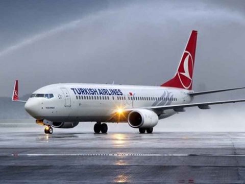 Türkiyədə sərnişin təyyarəsini ildırım vurdu