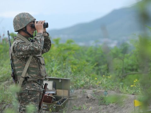 Ermənistanda fərari hərbçi hava limanında saxlanıldı 