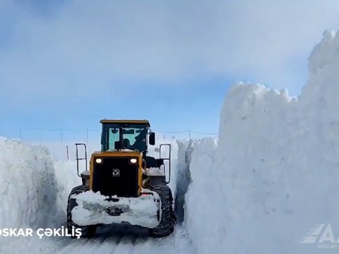 Kəlbəcərdə yollar qardan təmizləndi