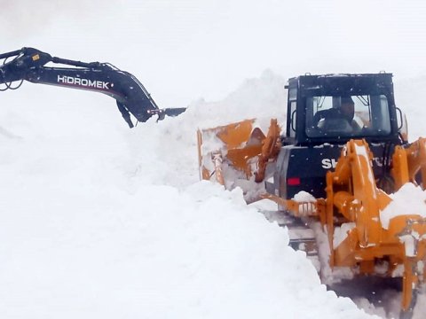 Kəlbəcər və Laçında hərbi hissələrə gedən yollar qardan təmizlənir - VİDEO