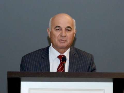 Uşaqlara tərbiyəni kim verməlidir?