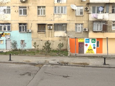 Bakıda səkilərin zəbt olunmaması üçün basdırılan tumbalar niyə çıxarılır? 