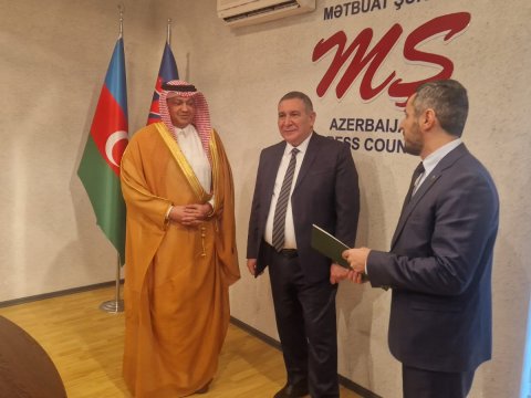 Səudiyyə Ərəbistanın səfiri Mətbuat Şurasında olub - FOTO