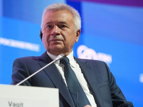 Vahid Ələkbərovun nə qədər sərvəti var?