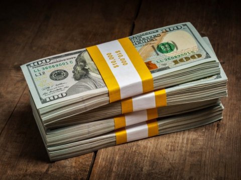 Hərracda bankların dollar tələbi 78 milyonu ötüb