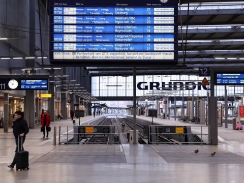 Hava limanı işçiləri tətilə başladı