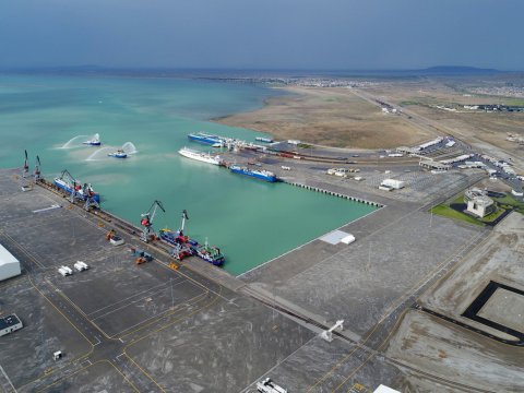 Bakı Limanının tikintisi üçün ayrılmış torpaq sahəsi AZADILDI