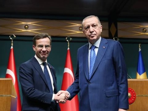 Ərdoğan İsveçin baş naziri ilə danışıqlar apardı 