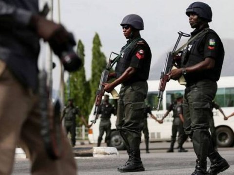 Kralı öldürüb arvadını qaçırdılar