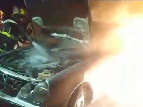 Hacıqabulda maşın yandı - VİDEO