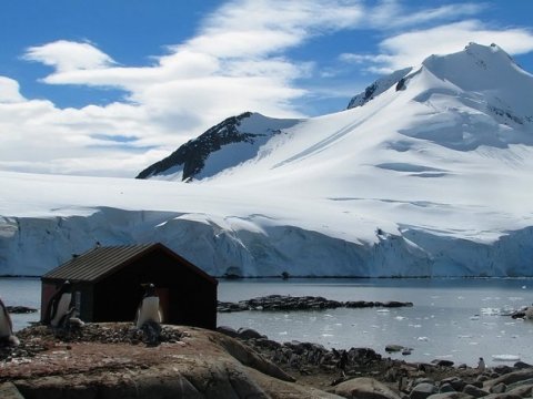 Antarktidada tapılan piramidanın mənşəyi açıqlandı
