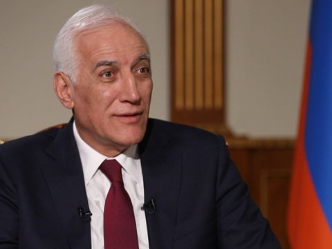 Ermənistan Prezidenti Macarıstana getdi