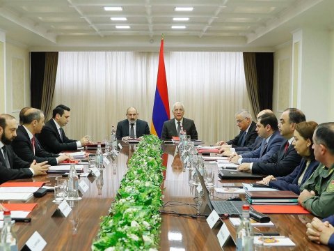 Paşinyan Ermənistan Təhlükəsizlik Şurasını topladı 