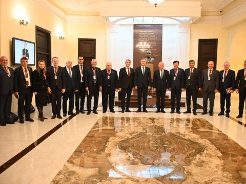 Konstitusiya Məhkəməsində beynəlxalq müşahidəçilərlə görüş