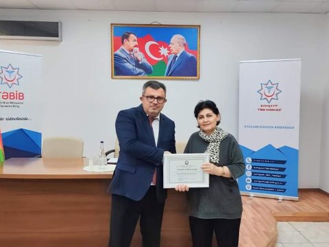 Sumqayıt Tibb Mərkəzinin həkimləri təltif edildi - FOTO