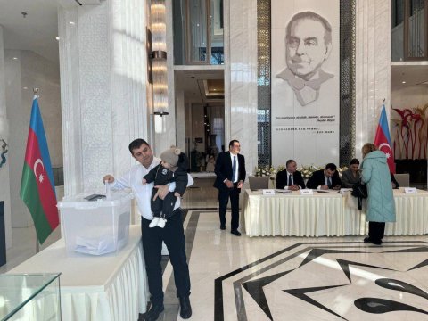 Çindəki səfirliyimizdə səsvermə başladı - FOTO