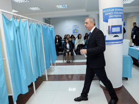 Samir Nuriyev də səs verdi - FOTOLAR