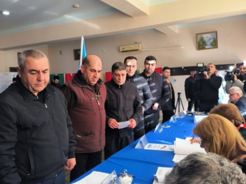Məhkumlar səs verdilər - FOTO