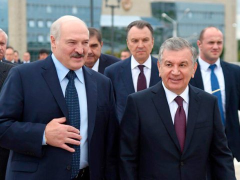 Lukaşenko Özbəkistana gedir - Mirziyoyev dəvət edib...