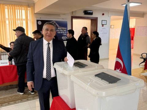 Mətbuat Şurasının sədri jurnalistlər üçün yaradılan şəraitlə tanış oldu