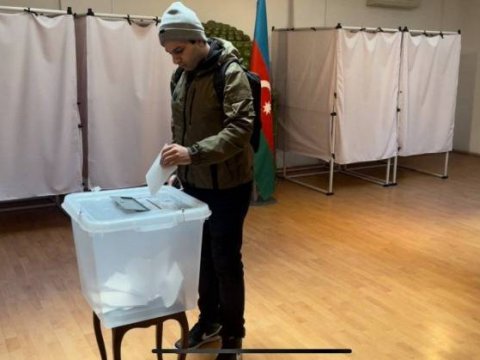 Macarıstandakı səfirliyimizdə seçicilərin 80 faizdən çoxu səs verib