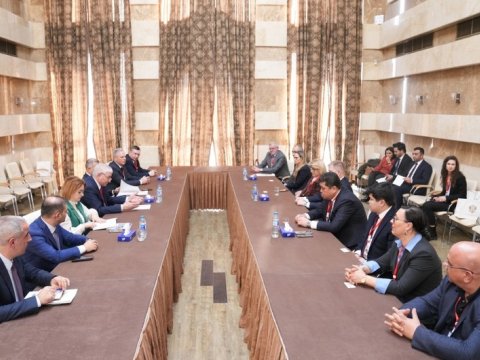 Məzahir Pənahov xarici ölkələrin MSK nümayəndələri ilə görüşdü