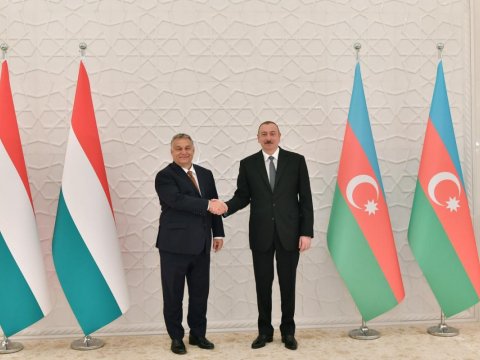 Orban da İlham Əliyevi TƏBRİK ETDİ