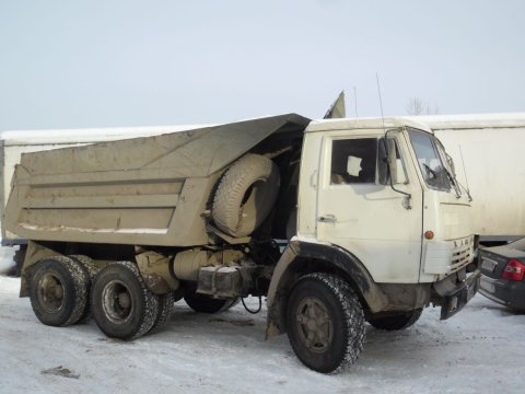 Bakıda iki “KamAZ” qaçırıldı