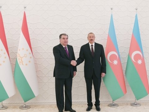 Emoməli Rəhmon Azərbaycan Prezidentinə zəng etdi