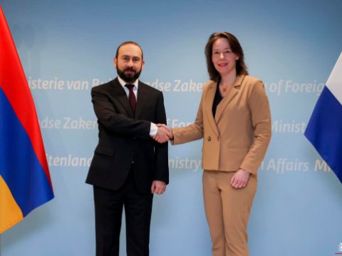 Mirzoyan Niderlandda Azərbaycanla münasibətlərdən danışdı