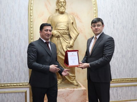 Fuad Muradov Qazaxıstanda yaşayan azərbaycanlı musiqiçi ilə görüşdü