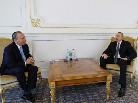 Mark Şnayer İlham Əliyevi təbrik etdi
