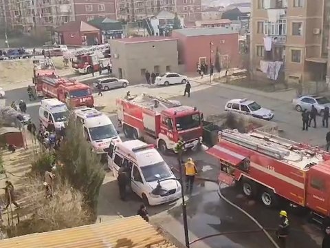 Yaşayış binasında yanğın - Azyaşlı xilas edildi