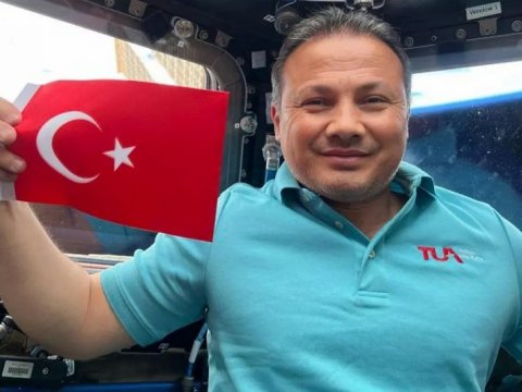 Türkiyənin ilk kosmonavtı Yerə endi