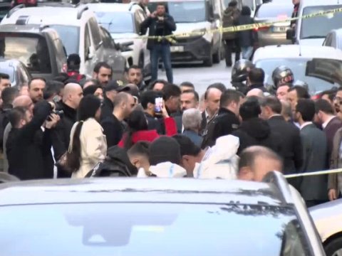 AKP-nin seçki tədbirinə silahlı hücum - Yaralı var 